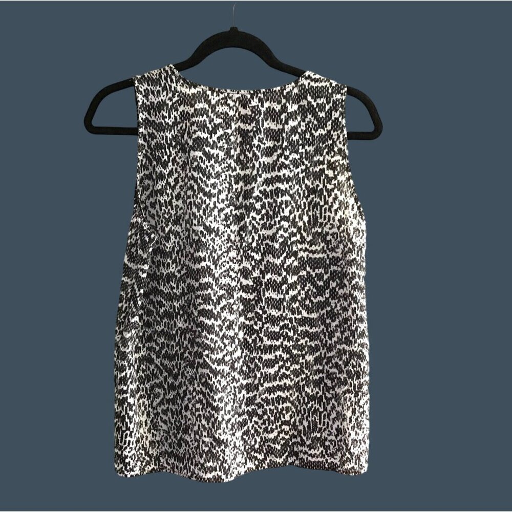 MICHAEL KORS- WOMENS BLACK/WHITE LIGHT WEIGHT BLOUSE SIZE MEDIUM - Picture 2 of 6